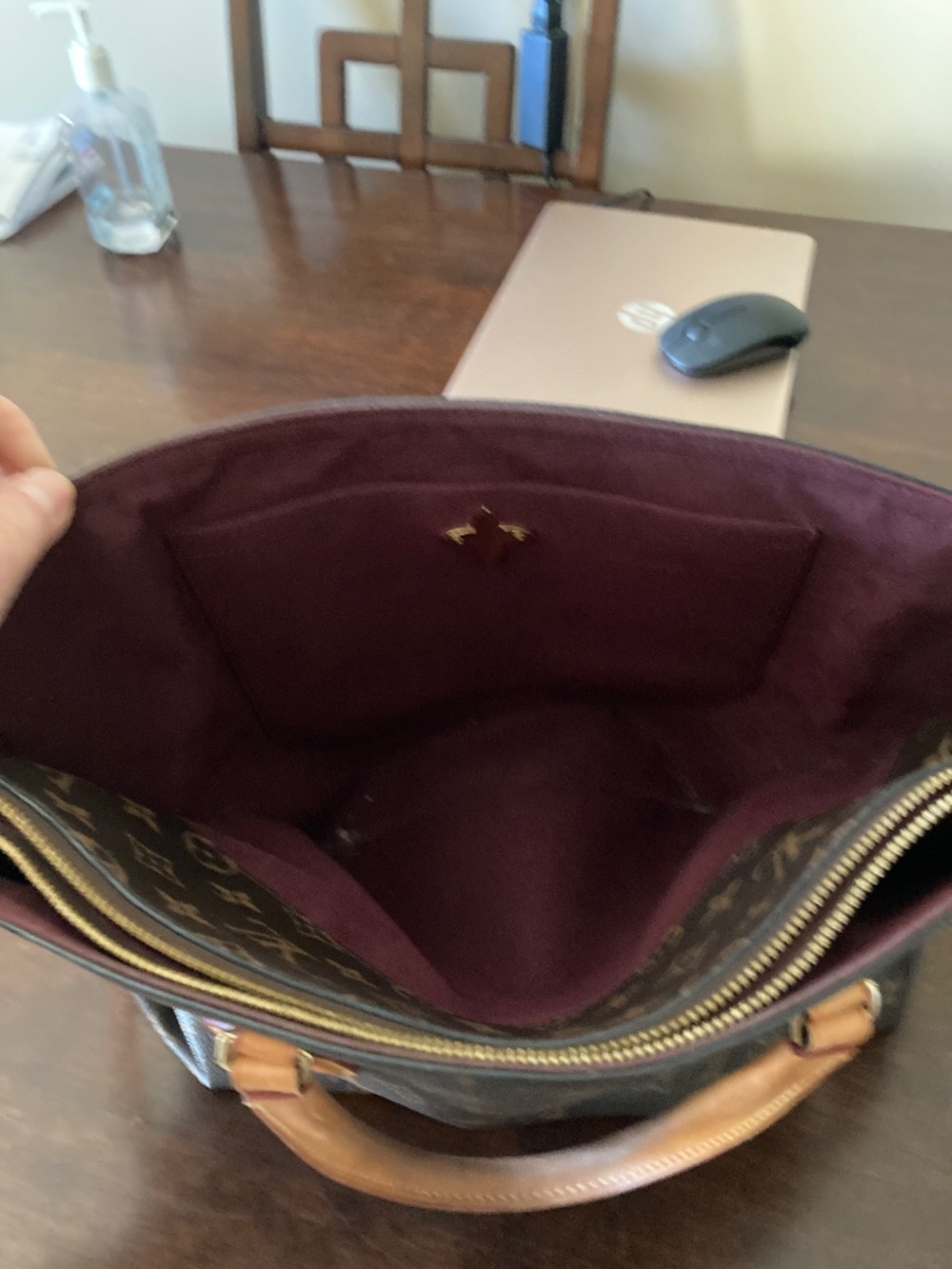 Louis Vuitton Handbag - Picture 6 of 7